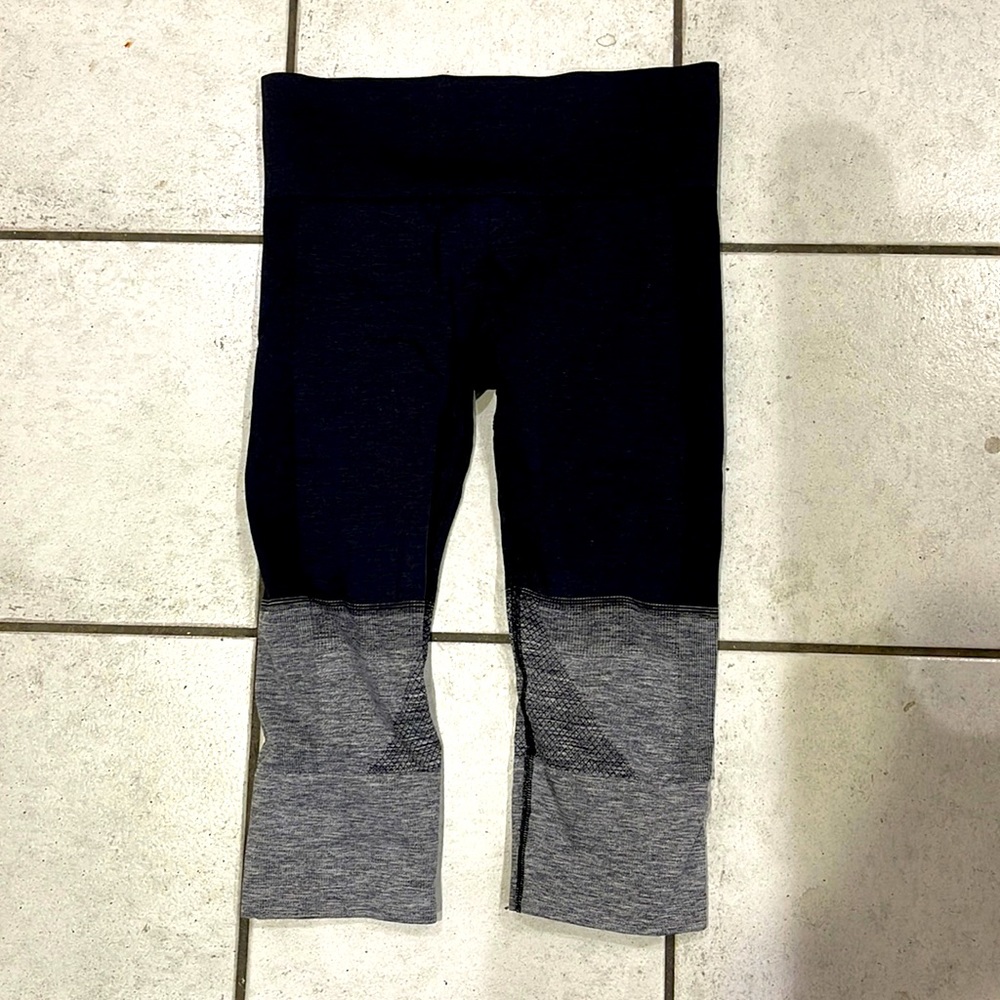 Lululemon compression black and grey cropped legging